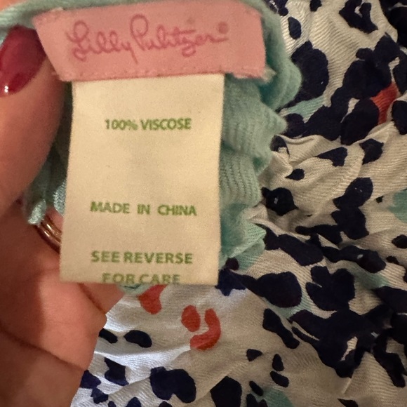 Lily Pulitzer scarf/coverup - Picture 2 of 3